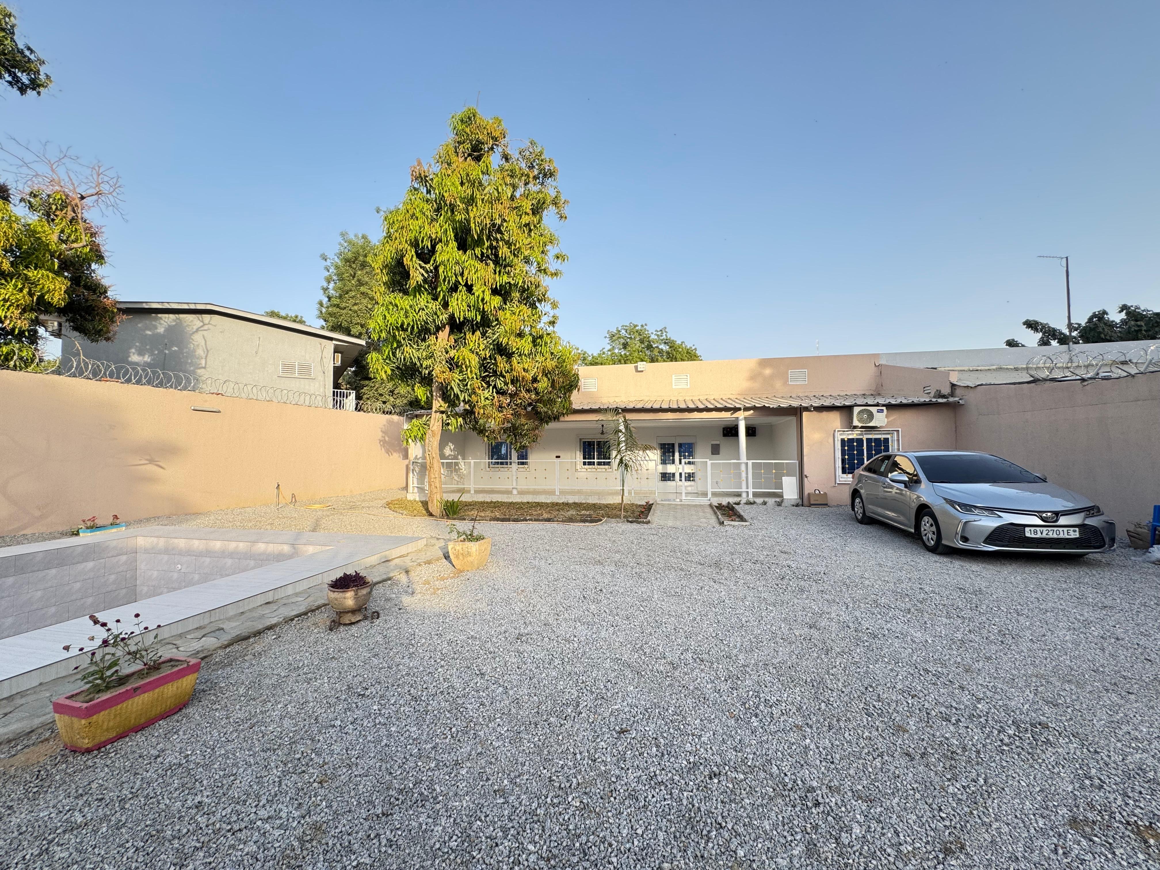 Villa meublée avec piscine