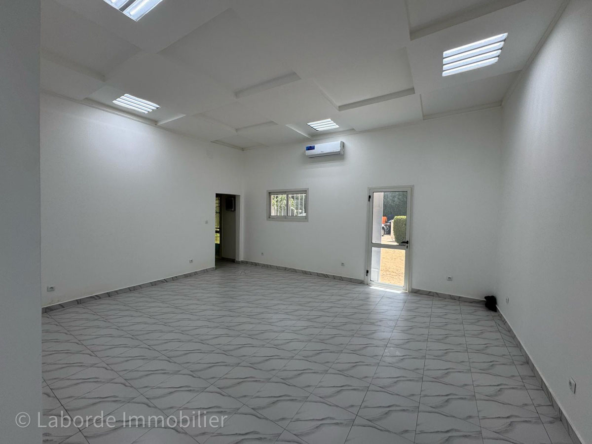 Bureaux remis à neufs – Av Charles de Gaulle